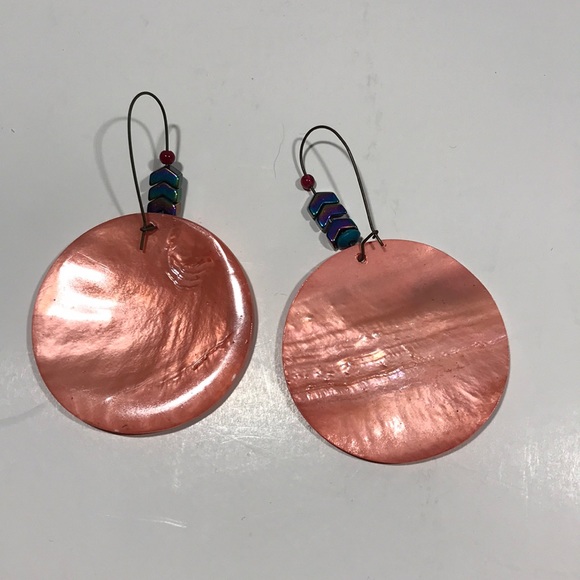 Beautiful Real Shell Earrings 🍀 - Picture 6 of 6